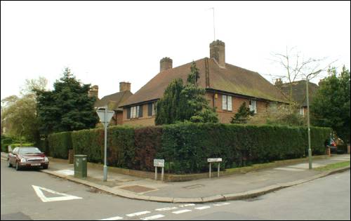 037 Wildwood Road corner